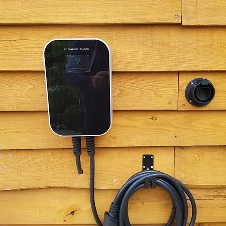 2Bed Gite Sleeps 6 - Pool Hot Tub Parking *