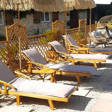 2Bed Gite Sleeps 6 - Pool Hot Tub Parking Château-Garnier