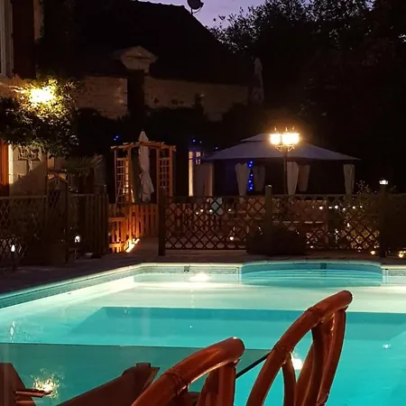 2Bed Gite Sleeps 6 - Pool Hot Tub Parking Appartamento