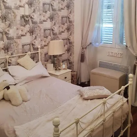 2Bed Gite Sleeps 6 - Pool Hot Tub Parking * Château-Garnier