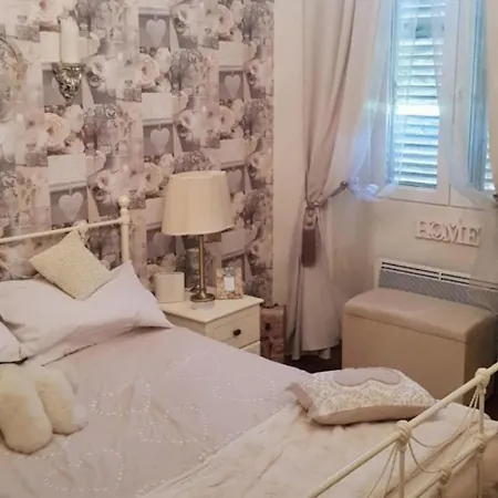 2Bed Gite Sleeps 6 - Pool Hot Tub Parking Apartman Château-Garnier