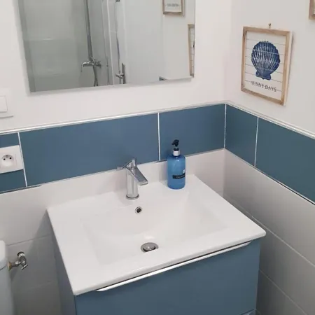 2Bed Gite Sleeps 6 - Pool Hot Tub Parking Apartman *